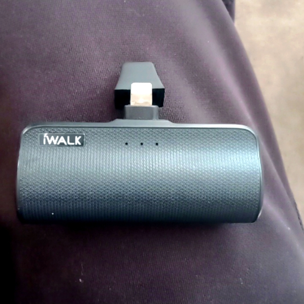 iWalk Portable Lightning Charger for Apple iPhone iPad USB-C Power Bank Battery